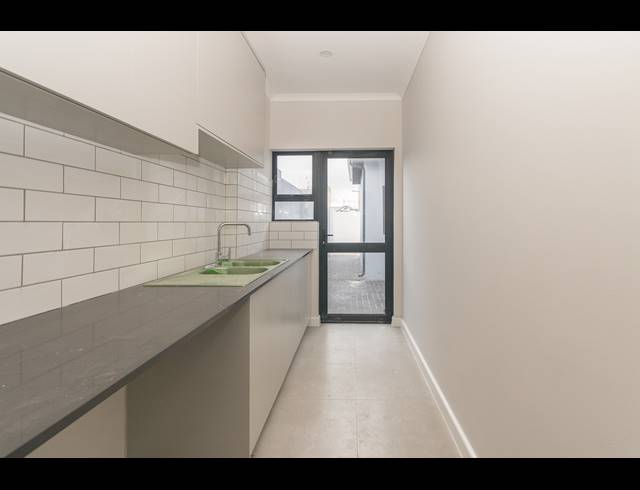 4 BEDROOM FREEHOLD FOR SALE IN PARKLANDS NORTH